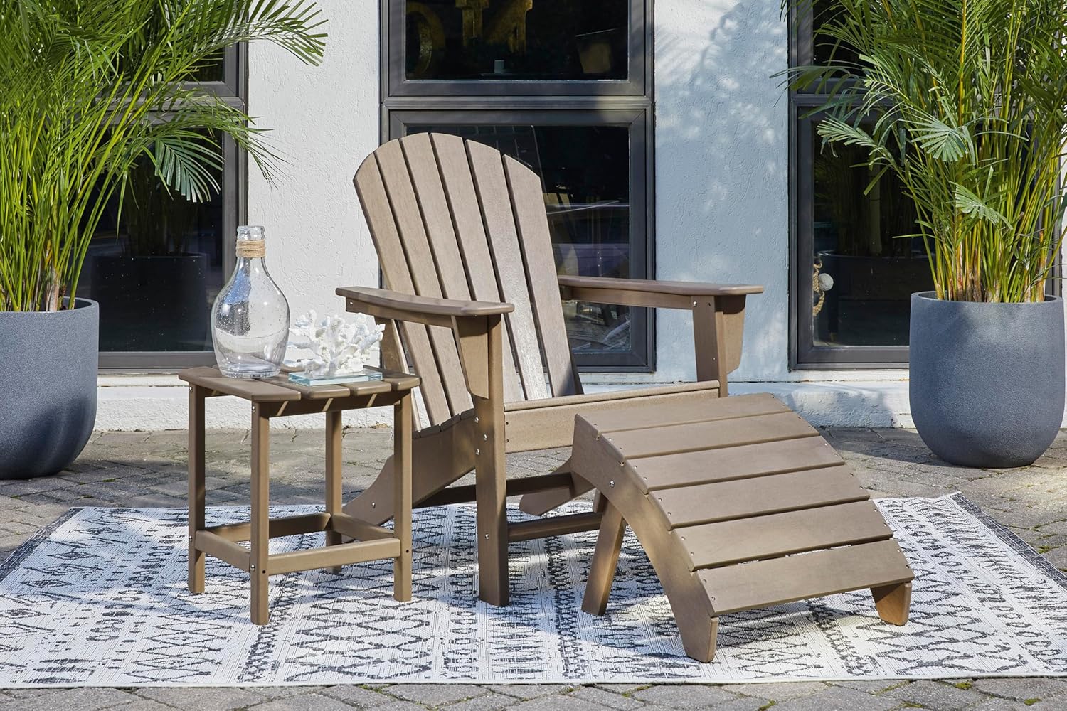 Signature Design by Ashley Sundown Treasure Outdoor Patio HDPE Weather Resistant End Table, Brown